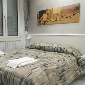 Picaflor Art & 2*, Milánó Olaszország