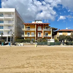Appartamento Fronte Mare-carraro Immobiliare, Lido di Jesolo